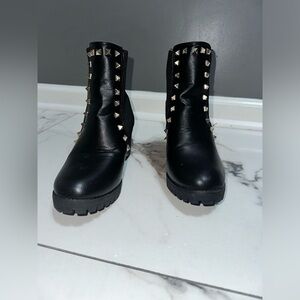 Olivia & Kate ankle boots